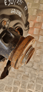 Bmw E90 E91 zwrotnica amortyzator prawy przód przednia 6768996 6796468 10
