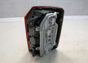 Vw caddy lift 2K1 lampa tył tylna lewa 10