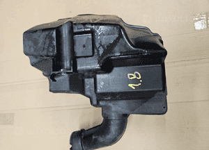 Ford Focus  C-Max  1.8  16V  rezonator wlot powietrza obudowa 4M51-9F763 EA FA 2
