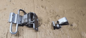 Zawias zawiasy drzwi prawy tył para Audi A8 D3 4E0833412D 3