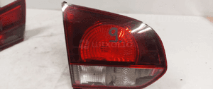 . LAMPA PRAWA W KLAPE VOLKSWAGEN GOLF 6 HB 1