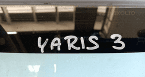 TOYOTA YARIS III hybryda 2011-2019 klapa bagażnika tylna 6