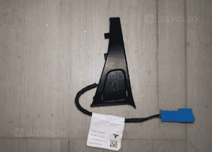 Przycisk otwierania drzwi Tesla 1647415-02-A 1