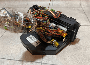 MERCEDES W212 MODUŁ SAM SKRZYNKA BEZPIECZNIKÓW BDB 5