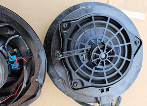 Mercedes A W169 B W245 głośnik drzwi tylny tył 1