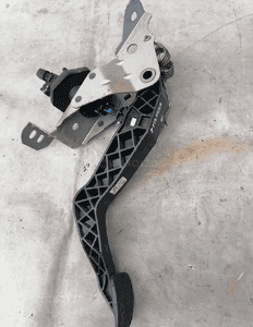 Pedał sprzęgła Mazda 6 III GJ KE92-41300 1