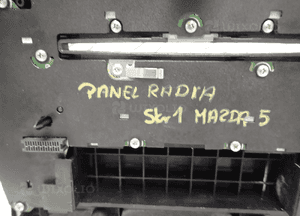 Panel obudowa radia mazda 5 4