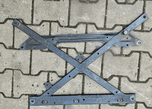 Audi A4 B8 wspornik wzmocnienie zawieszenia wózka