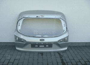 Ford focus MK4 kombi 2018 zderzak tylny ładny 12