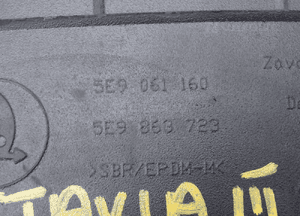 Wykładzina bagażnika skoda octavia iii kombi 5E9061160 3