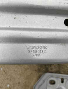 Belka zderzaka tył tylna volvo XC40 ii 2017- 6