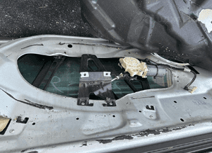 MERCEDES E 211 drzwi prawe przednie przód srebrne lakier 744 szyba zamek klamka avantgarde 39