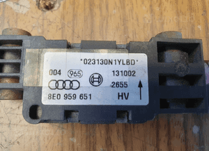 Czujnik 8E0959651 A Uderzenia Czujnik Uderzeniowy Sensor Audi A3 8P A4 B6 B7 A6 C5 12