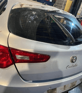 Alfa romeo giulietta klapa bagażnika 2