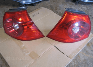 Vw golf v lampa tylna prawa 1
