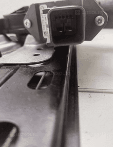 PODNOŚNIK SZYBY LEWY PRZÓD OPEL ASTRA J 915722-103 2