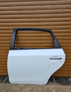 Toyota Prius Plus drzwi lewe tył tylne 070 2