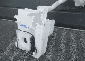 ZBIORNICZEK SPRYSKIWACZY POMPKI XENON SKODA SUPERB II 2 VW GOLF 2008- 10