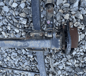 BELKA OS TYLNA ZAWIESZENIA RENAULT MASTER III IV 2