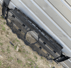 Mercedes E 213 atrapa grill AMG 2