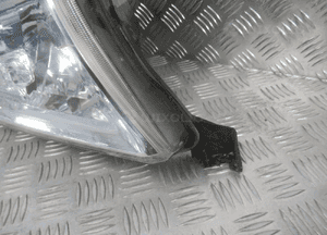 Lampa prawa przód przednia toyota land cruiser J200 2007-2015 9