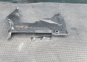 Osłona 8E0825216C Plastik Podwozia Podłogi Przeciwbłotna Prawa Tyl Tylna Quattro 4x4 Audi A4 B6 B7 Sedan Kombi 2