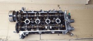 Głowica kompletna Toyota Yaris 1.0 16V 1