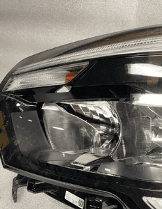 Lampa lewy przod renault master iv 4 260607867R fv 8