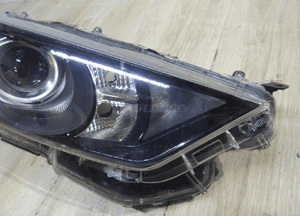 TOYOTA YARIS 4 IV LAMPA prawa  przód soczewka 20-24r 2