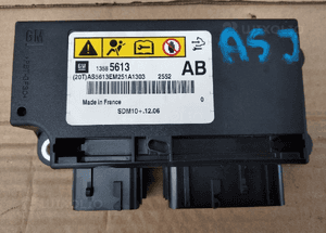 Opel Astra J 4 sensor sterownik airbag 1
