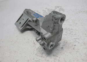 Mitsubishi fuso wspornik mocowanie alternatora 7