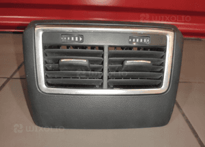 Audi Q7 4L lift osłona tylnej kratki kratka nawiewu tył tylna kpl oryginał 8