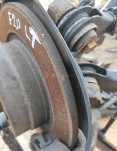 BMW F20 ZWROTNICA AMORTYZATOR PIASTA TARCZE ZACISK PRAWY LEWY TYŁ BDB STAN 7