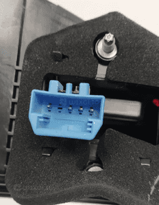 VW ID. BUZZ LAMPA TYŁ TYLNA W KLAPE LED ORYGINAŁ 17