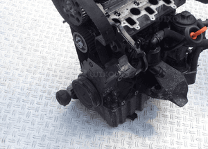 Silnik audi A4 B8 2,0 tdi cag cah radom 10
