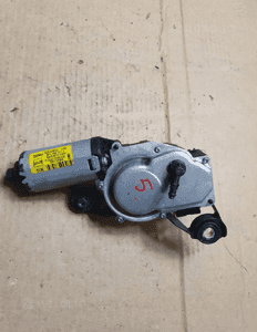 } SILNICZEK WYCIERACZKI TYŁ Seat leon oryginał 5p0955711c 2