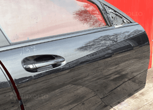 Mercedes W204 08-11 drzwi 197 prawy przód ładne do założenia 11