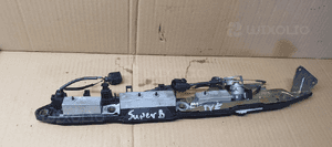 Blenda klapy bagażnika mikrostyk podświetlenie Skoda Superb 3B5827297 4