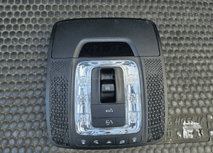 Lampka Podsufitki Oświetlenie Kabiny Przod Przednia Mercedes GLE W167 1