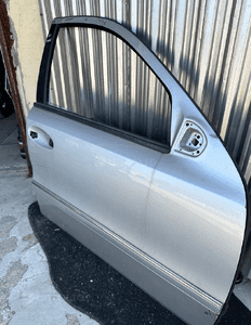 MERCEDES E 211 drzwi prawe przednie przód srebrne lakier 744 szyba zamek klamka avantgarde 35