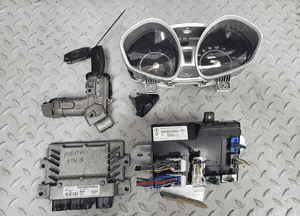 KOMPUTER STEROWNIK SILNIKA ZESTAW Ford Fiesta Mk7 VII Ka 1,25 AV2112A650CD 1