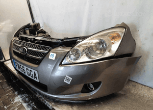 Kompletny przód, zderzak przód, pas przedni, ćwiartki, fartuchy podłużnice kia ceed 1.6 crdi diesel halogeny lampy 8Q piaskowy 2