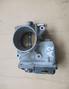 Przepustnica mazda 2.0 16V L3R413640 1