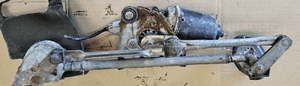 Toyota Yaris I mechanizm wycieraczek silniczek przod Denso Valeo 8