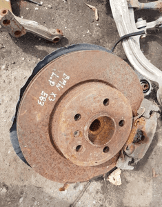 zwrotnica lewa przód bmw x 3 e83 2.0 d