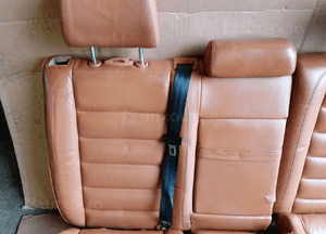 Fotele komplet kanapa boczki skóra ruda elektryczne VW Touareg 7L 15