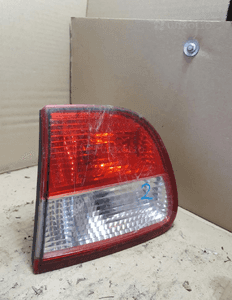 Lampa prawa tylna w klapie seat leon i 2