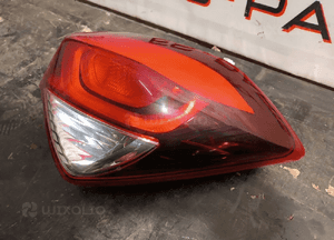 Lampa prawy tył w błotnik hyundai I20 ii 92402-C8000 2