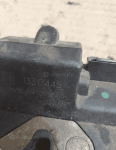 Zamek klapy bagażnika 13317445 OPEL CORSA D 06-14 4