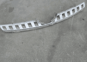 MERCEDES ML 164 lift AMG chrom listwa grila dolna